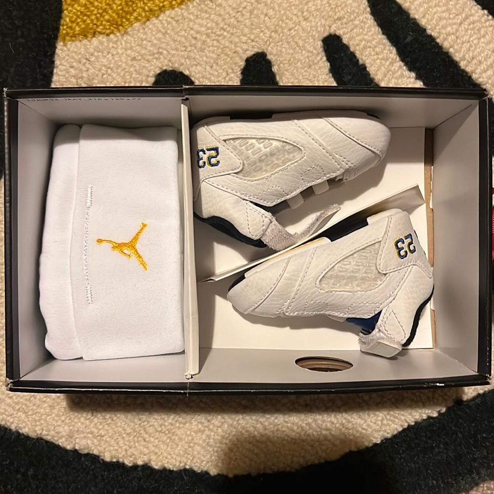Jordan Retro 5 crib set